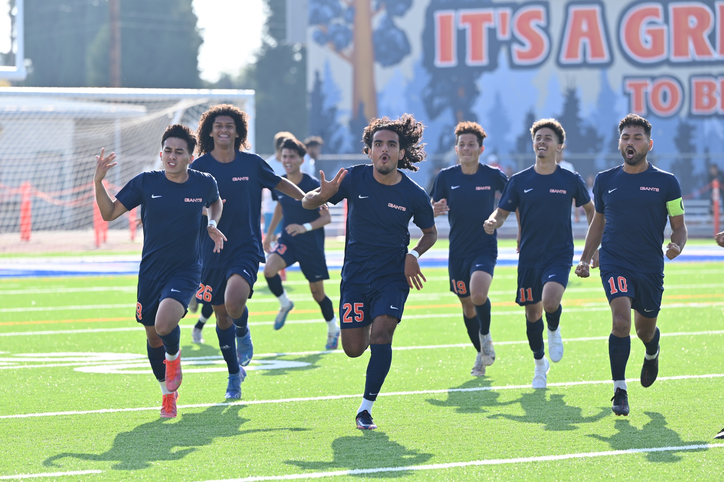 Men's soccer advances to 2nd round of NorCal Regionals