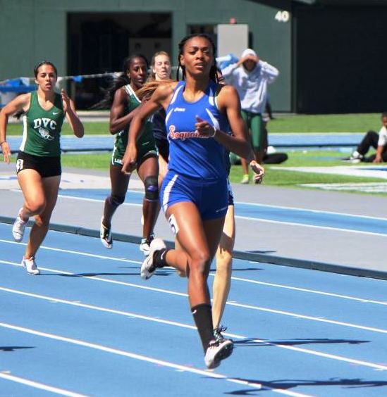Deajah Stevens running for Sequoias in the 2015 state championships.