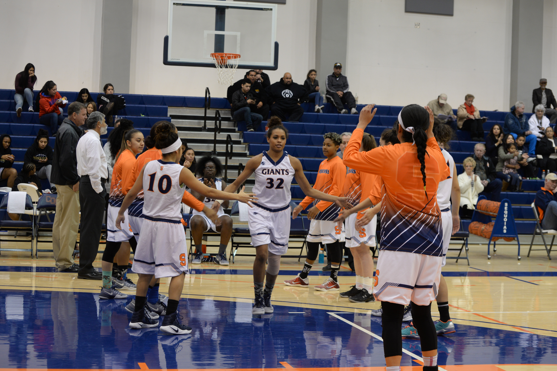 Women's Basketball continue to climb in the rankings