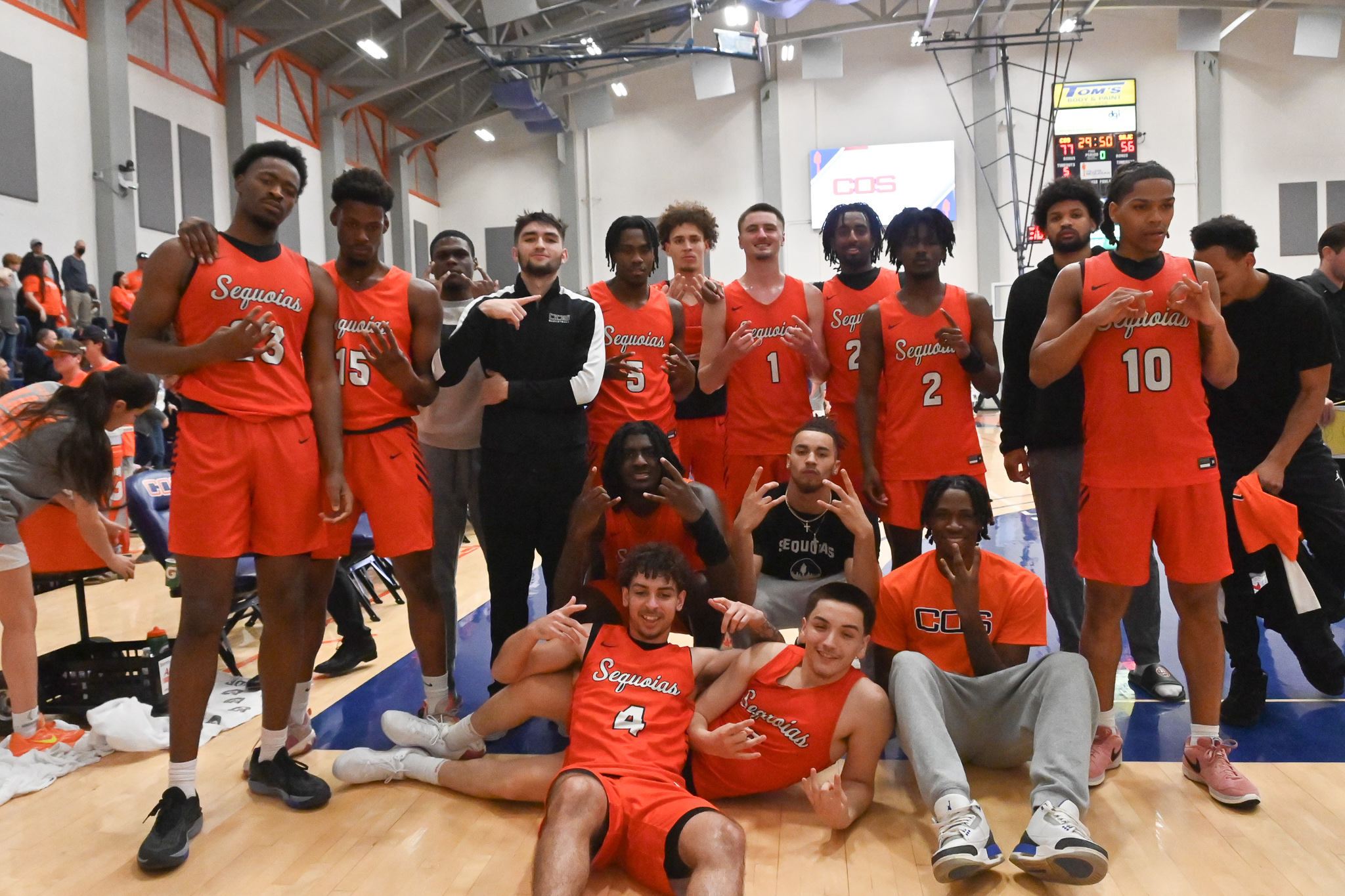 Giants take control early, cruise past Santa Rosa into NorCal Regional men's basketball finals